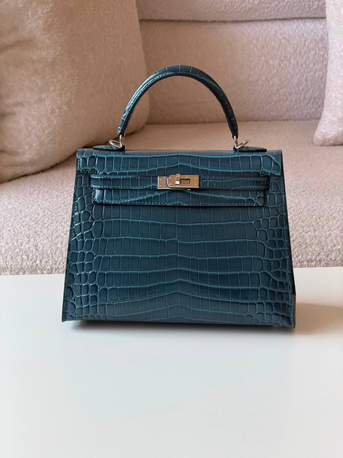 Hermes kelly 25cm💥Master quality ✅with box 📦 
700 dhs✅

Zain51
♥️♥️♥️