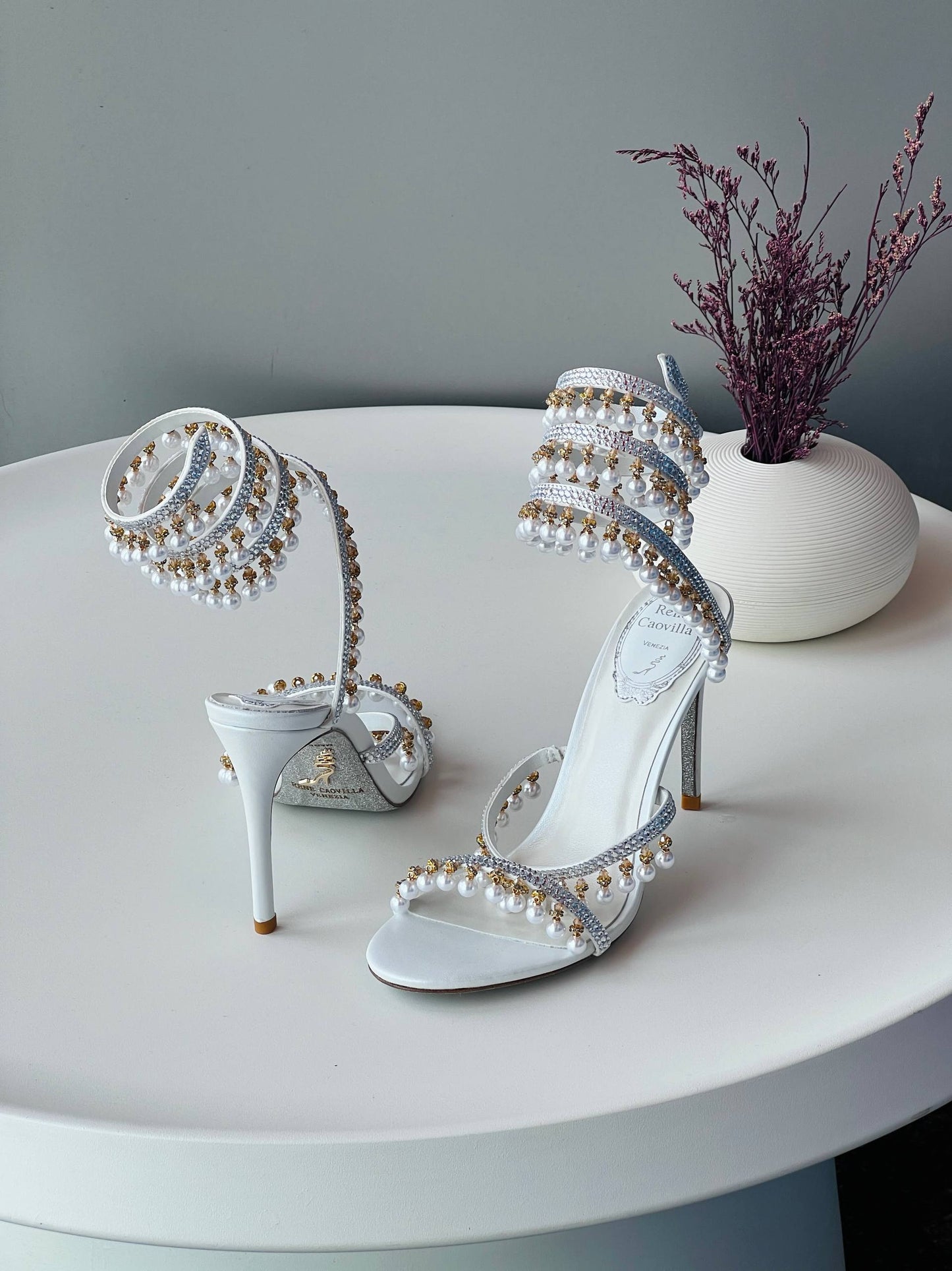 RENE CAOVILLA 🩵💛
*36-41*
_Super master high quality_🪡
450 dhs✅

Zain176
♥️♥️♥️