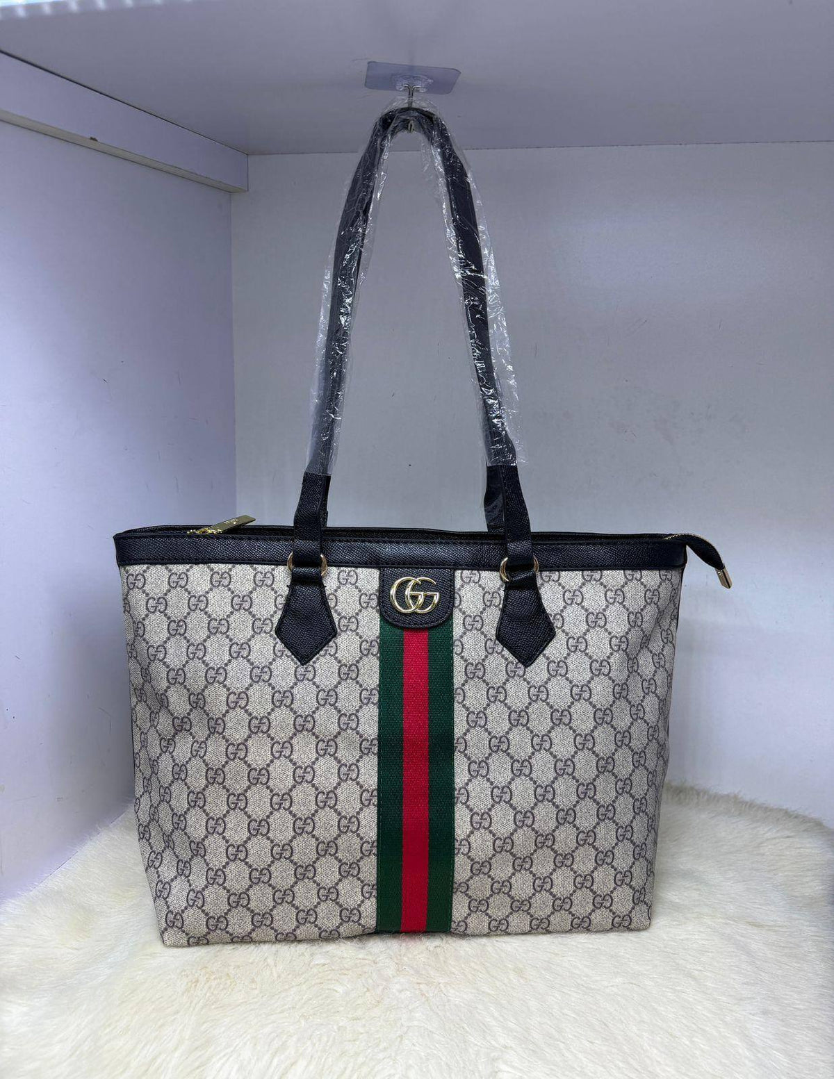 Gucci

80 dhs🇦🇪🇦🇪

Zain136
♥️♥️♥️