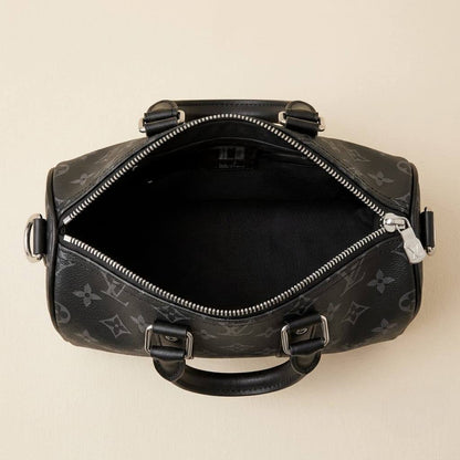 LV ᴜɴɪsᴇx
ᴋᴇᴇᴘᴀʟʟ ʙᴀɴᴅᴏᴜʟɪᴇ̀ʀᴇ 25
ᴍᴏɴᴏɢʀᴀᴍ ᴄᴀɴᴠᴀs ʟᴇᴀᴛʜᴇʀ
sɪʟᴠᴇʀ ʜᴀʀᴅᴡᴀʀᴇ
sɪᴢᴇ : 25 cm
ᴡɪᴛʜ BOX

100 dhs💓

Zain31
♥️♥️♥️