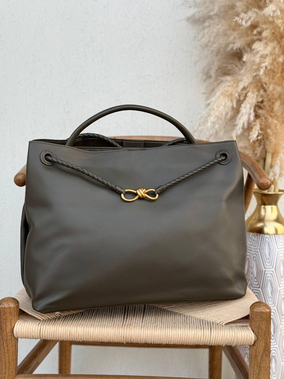 BOTTEGA VENETA
42cm
510 dhs❤️
Top quality

Zain167
♥️♥️♥️