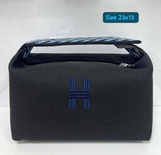 Hermes
Good quality 
with box 
🎁🎁🎁

90 dhs🪙🌨️

Zain186
♥️♥️♥️