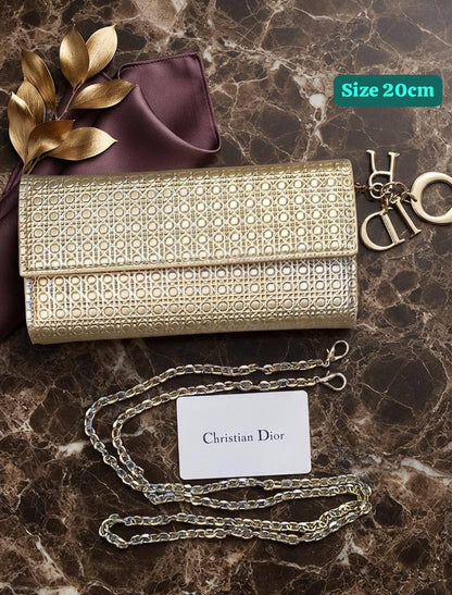 Dior

Good quality 

with box 

100 dhs🇦🇪🇦🇪

Zain186
♥️♥️♥️