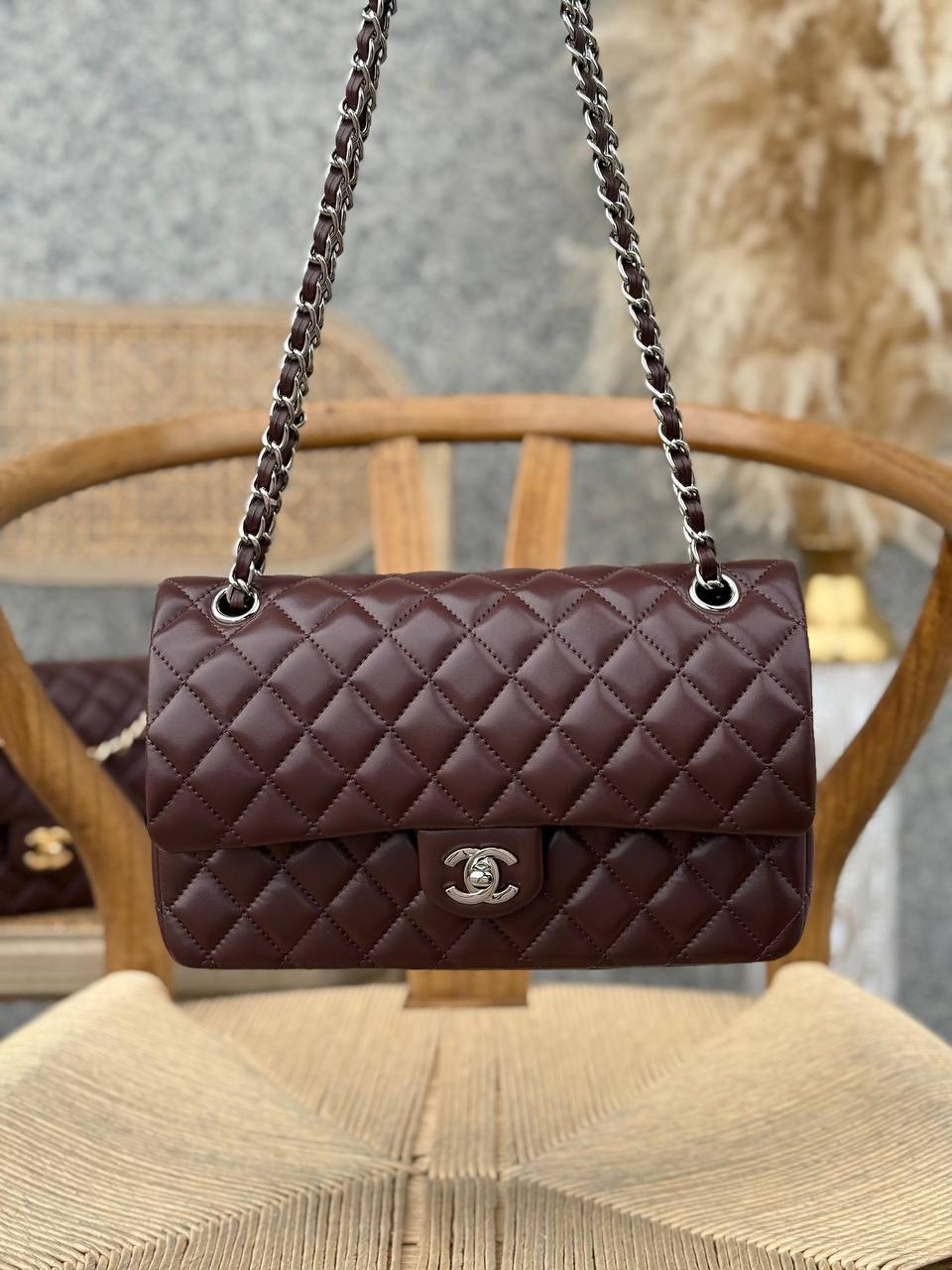 CHANEL
25cm
370 dhs✅
Top quality 
With box🎁

Zain167
♥️♥️♥️