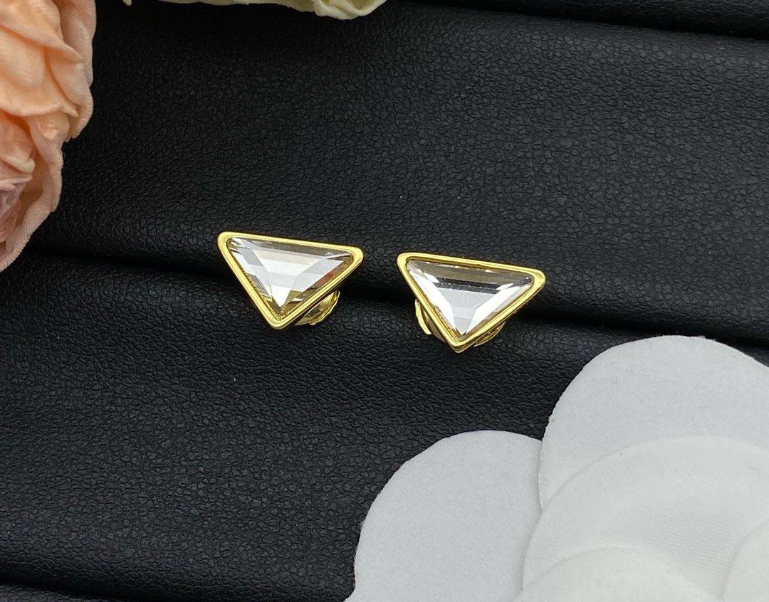 MASTER 
EARRING
WITH BOX AND PAPER BAG🛍️🎁
50 DHS✅

Zain89
♥️♥️♥️
