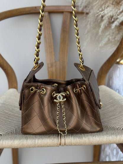 Available again✨✨✨
CHANEL
22cm
360 dhs👑
25cm
380 dhs👑
33cm
400 dhs👑
Top quality 
With box🎁

Zain167
♥️♥️♥️