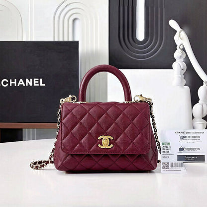 CHANEL 
 GOOD QUALITY 
WITH MAGNETS BOX 🎁

110 dhs✅

Zain39
♥️♥️♥️