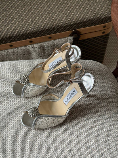JIMMY CHOO - AQUAZZURA
🤩Available now 😍😍
Size: 36 to 41
Super master quality 
450 dhs✅

Zain198
♥️♥️♥️