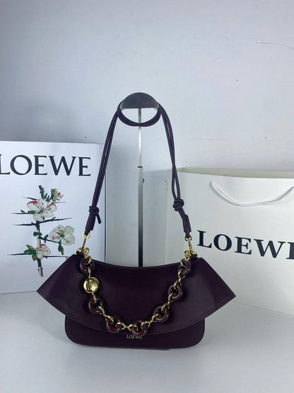 Loewe🙋🏻‍♀️🙋🏻‍♀️💕
Master
26cm🫶🏼 
350 dhs✅

Zain297
♥️♥️♥️
