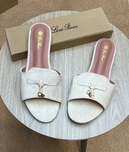 Loro piana 

37 to 42 

80 dhs🇦🇪🇦🇪

Zain236
♥️♥️♥️