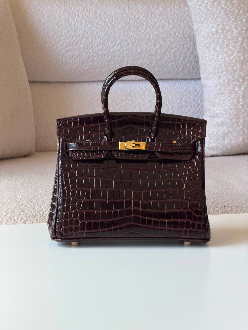 Hermes
Birkin croc 25cm💕master quality😍with box❤️
750 dhs✅

Zain52
♥️♥️♥️