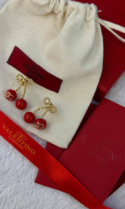 Valentino Set
170 dhs💓 normal box
210 dhs💓 with original box

Zain209
♥️♥️♥️