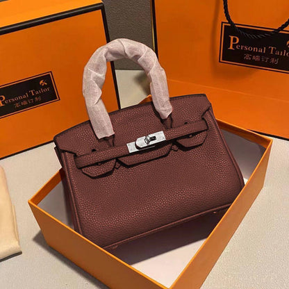 Hermes 
best quality with box’s 
100 dhs✅
size 20 Cm

Zain290
♥️♥️♥️
