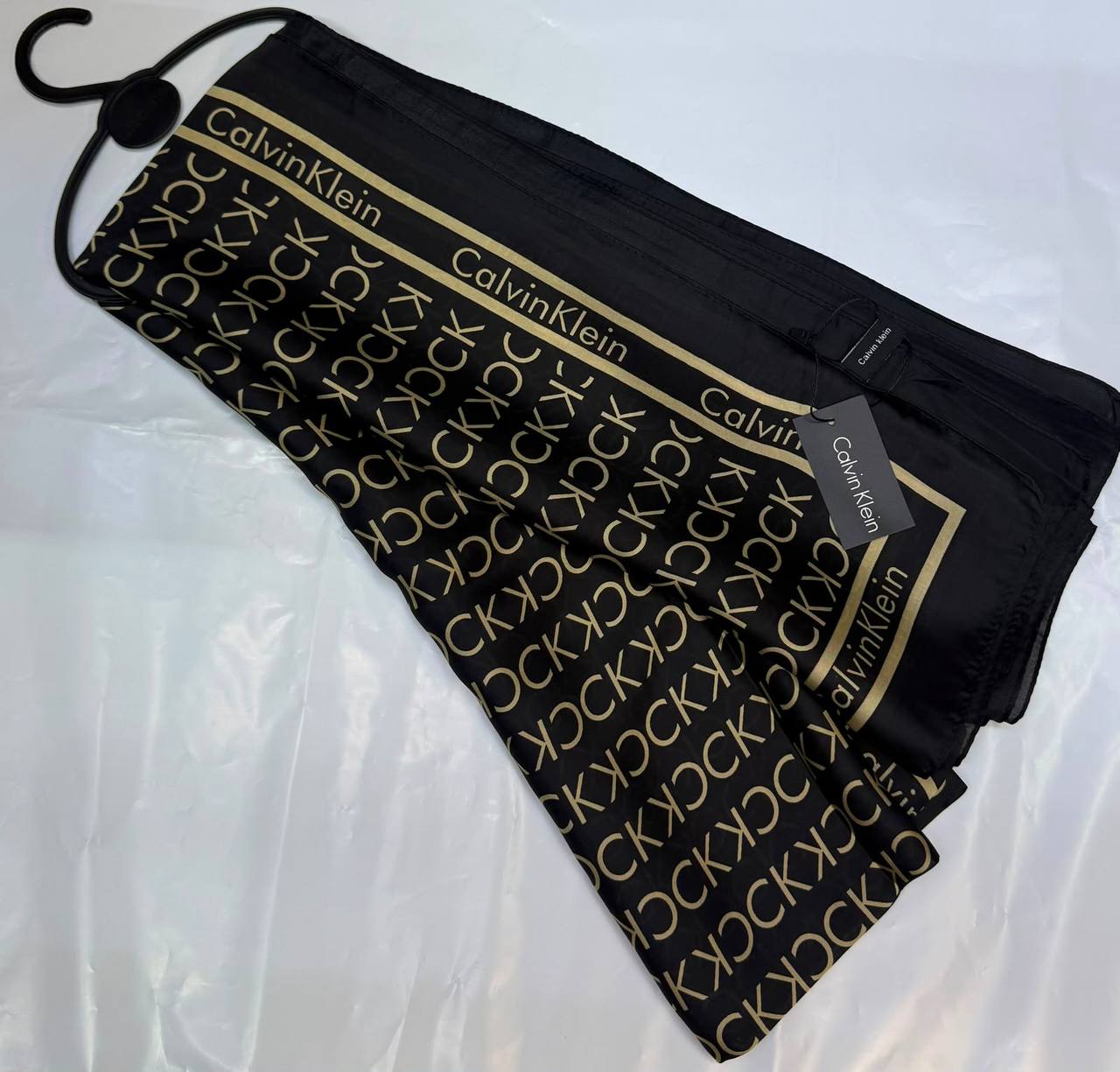 Silk scarf 🧣
40 dhs💓

Zain93
♥️♥️♥️