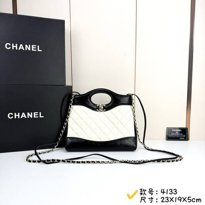 Chanel 
Master
270 dhs💓
#23cm
#with box💕💕🥳

with Double Box🗃️

Zain228
♥️♥️♥️