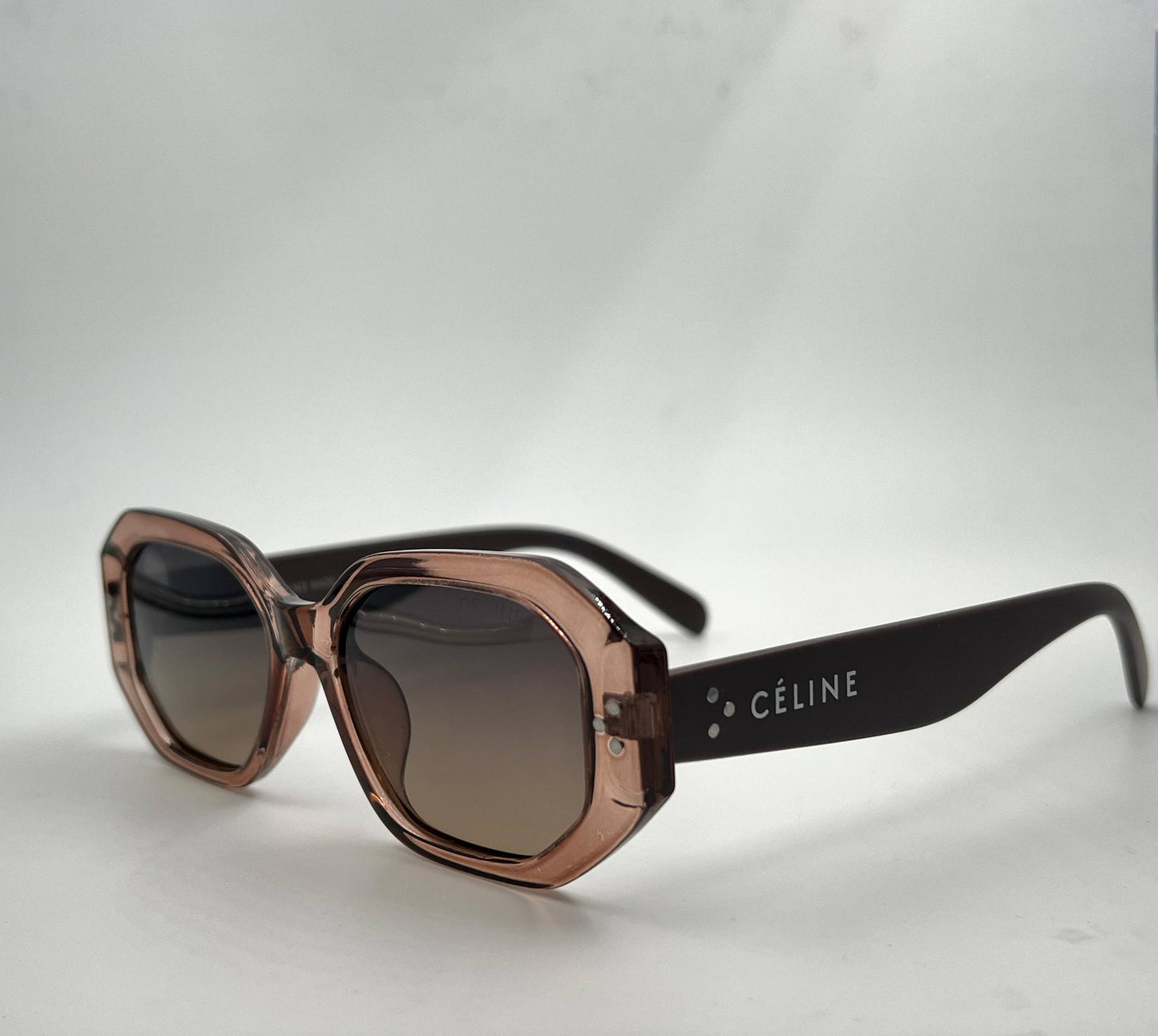 Celine💥
Sunglasses 🕶️ 
good quality 💯
With master box 🗃️ 
50 dhs❤️

Zain273
♥️♥️♥️