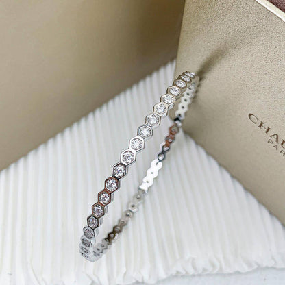 CHAUMET 🦋*
Bangle 💥
Master quality 💯
With black boxes 📦 
60 dhs✅

With master box 🗃️ 
130 dhs✅

Zain216
♥️♥️♥️