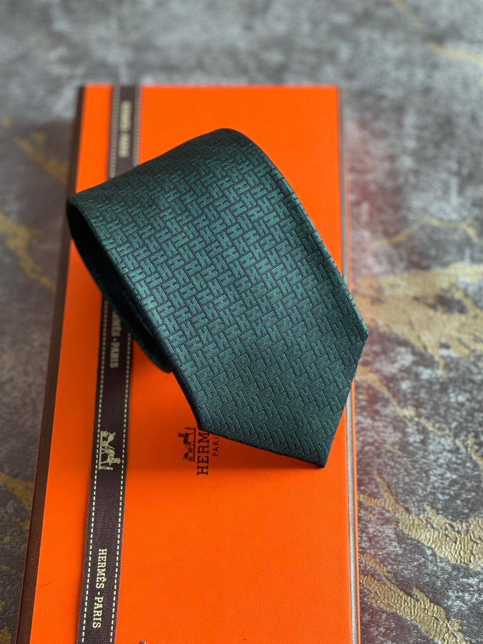 *Tie*
*Master quality*
180 dhs🪙💕

Zain179
♥️♥️♥️