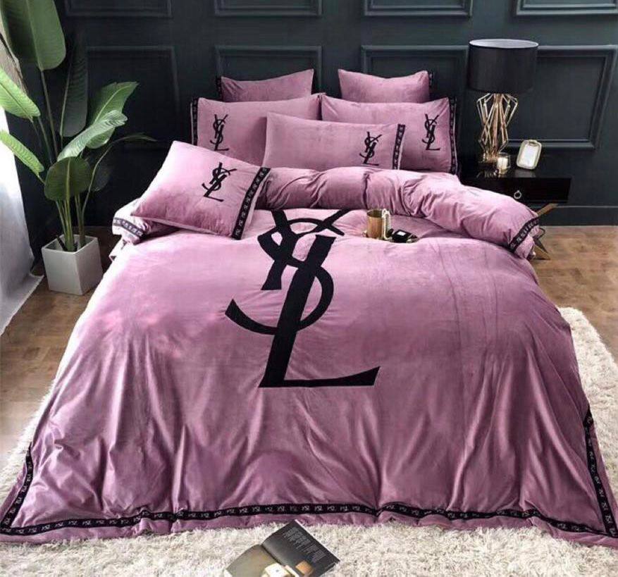 New collection 
Master quality 
Comfort set 
King size comfort 6pcs set
140 dhs🪙💕

Zain99
♥️♥️♥️