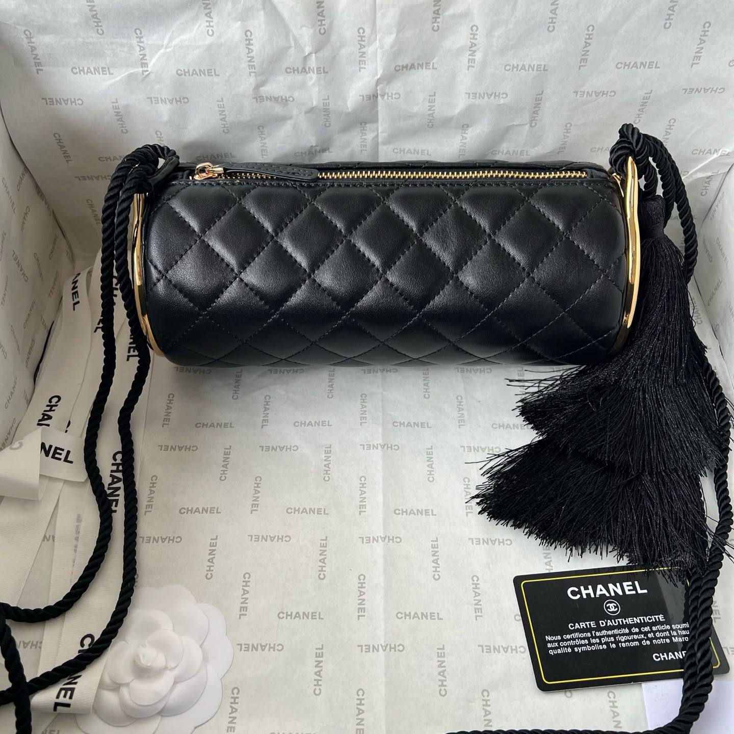 Chanel 
Master✅✅
300 dhs🇦🇪🇦🇪
#24.5cm🥰🥰

Zain228
♥️♥️♥️