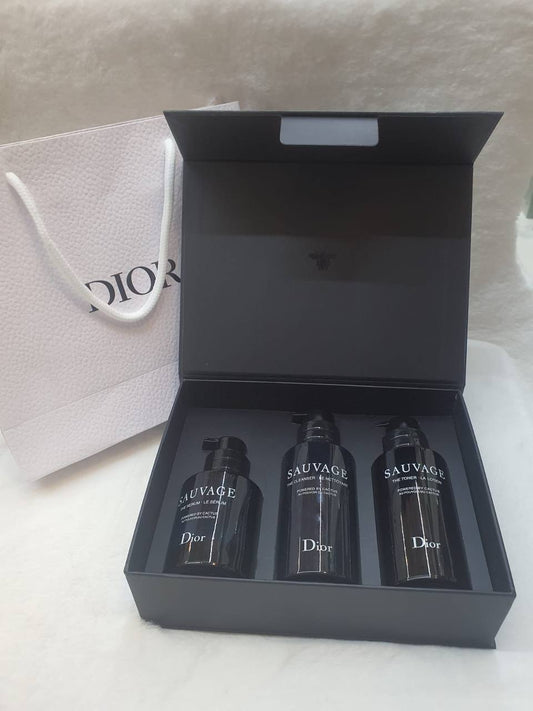 Dior Box
105 dhs✅

Zain64
♥️♥️♥️