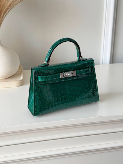 HERMES

SUPER MASTER QUALITY 

Size :19 cm
For Price 👇 WhatsApp✅
0568585901 
0507557372
0552275751 Owner Zain 👌

Zain307
♥️♥️♥️