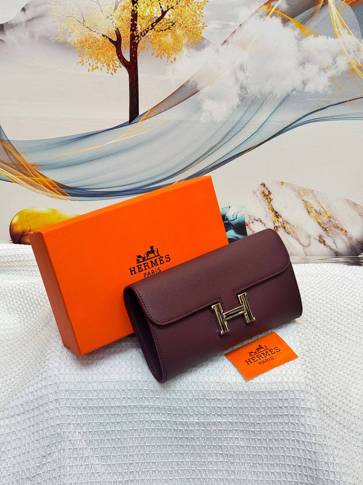 HERMES

best quality 
with box
90 dhs🇦🇪🇦🇪🇦🇪

size20CM
Zain290
♥️♥️♥️