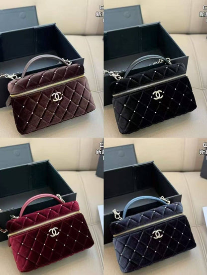 Chanel 

95 dhs

with box

size 20×5×14cm

Zain42
♥️♥️♥️