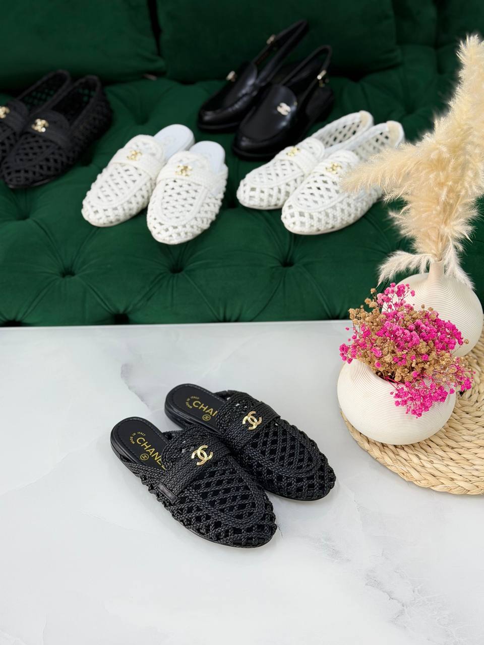 Chanel
Vip quality
Size:36 to 41
450 dhs💓

Zain113
♥️♥️♥️