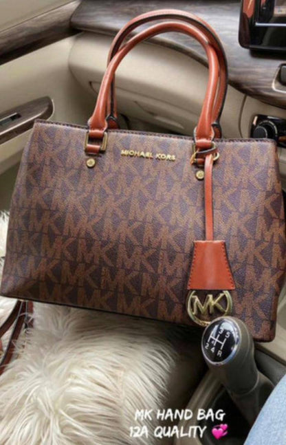 MK
110 dhs🪙🌨️
size：40CM
Good quality

Zain35
Zain26
Zain13
♥️♥️♥️