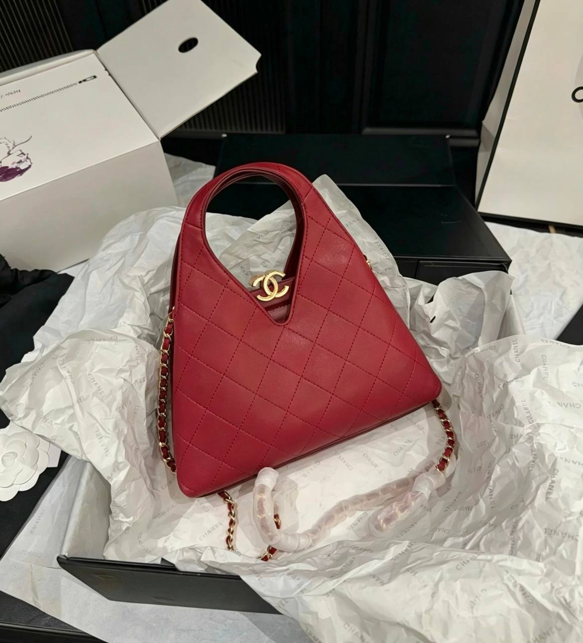 CHANEL
MASTER QUALITY 
WITH BOX 
320 dhs🇦🇪🇦🇪

Zain295
♥️♥️♥️