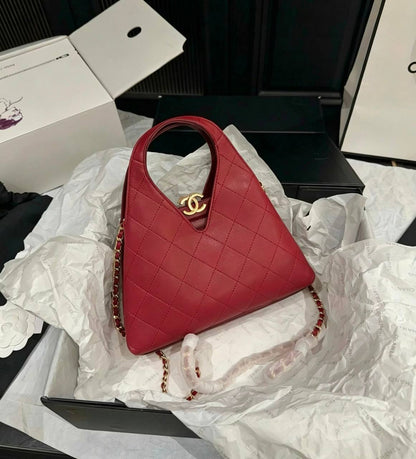 CHANEL
MASTER QUALITY 
WITH BOX 
320 dhs🇦🇪🇦🇪

Zain295
♥️♥️♥️