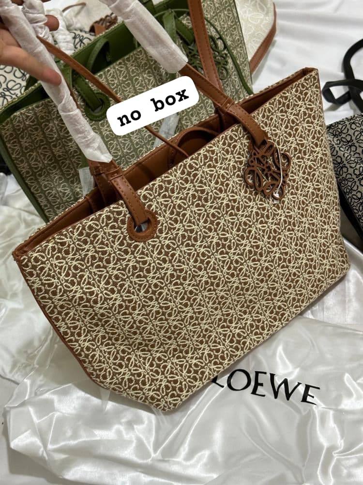 Loewe 
95 dhs✅ 

with box
🎁🎁🎁

Zain235
♥️♥️♥️