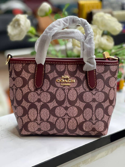 Coach
90 dhs🇦🇪🇦🇪
with box 🎁

Zain169
♥️♥️♥️