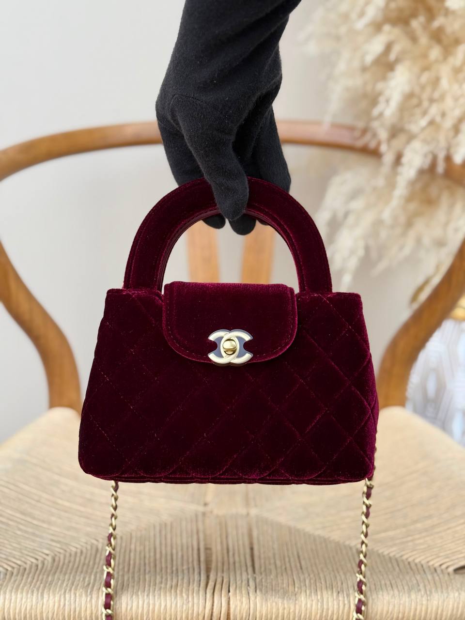 CHANEL
20cm
340 dhs🇦🇪🇦🇪
Top quality 
With box🎁

Zain167
♥️♥️♥️