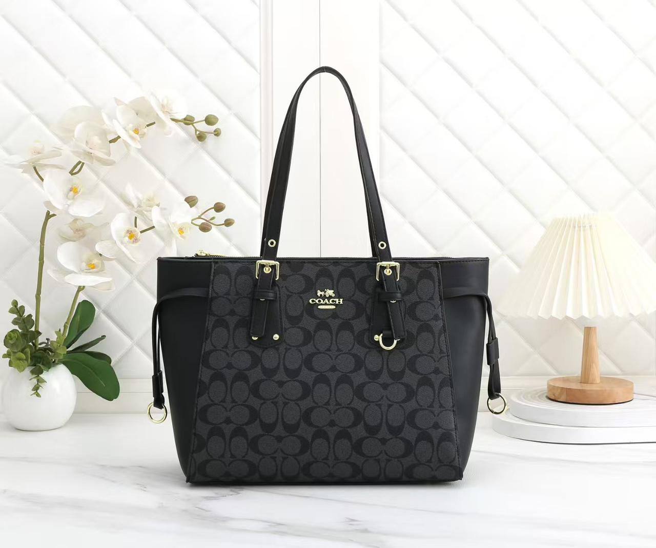 Coach 

95 dhs🌺

Zain253
♥️♥️♥️