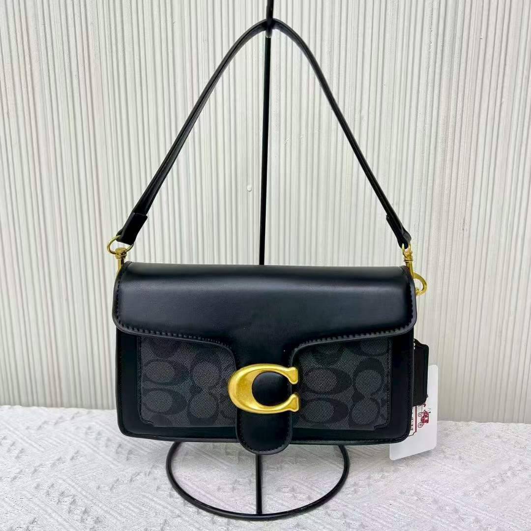 Coach 

65 dhs✅

Zain232
♥️♥️♥️