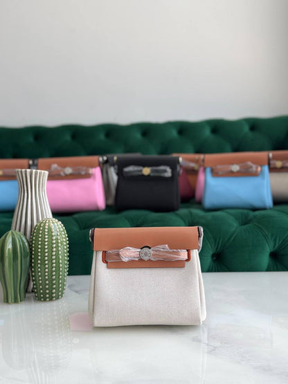 HERMES ✨
Available original box 📦 
With full packing 🎀🎀
Super high quality 💥💥
For Price 👇 WTSP Text Zain 0568585901
0507557372
0544061607

Zain283
♥️♥️♥️