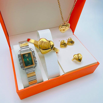 Watches boxes
Chanel
Dior
Gucci
LV

With box 
90 dhs🇦🇪🇦🇪

Zain45 
♥️♥️♥️