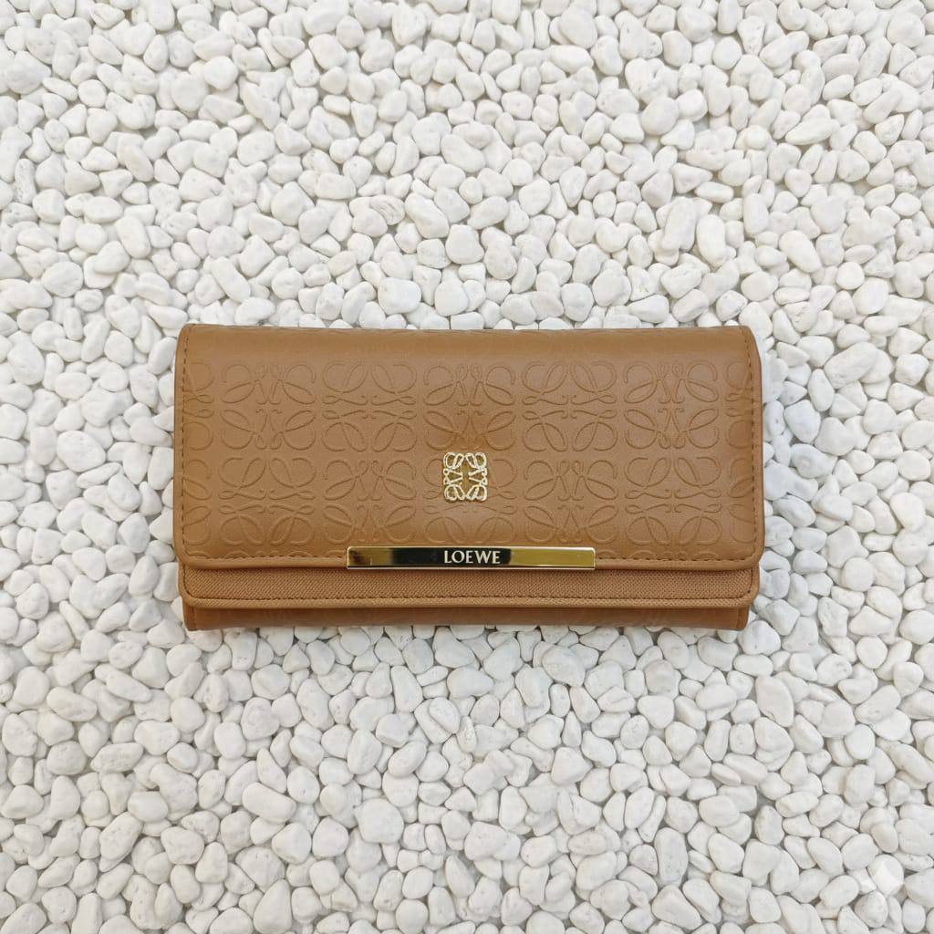 TRI-FOLD 𝗟𝗢𝗡𝗚 WALLET

WITH BOX
🎁🎁🎁

30 dhs🪙🌨️

Zain31
♥️♥️♥️