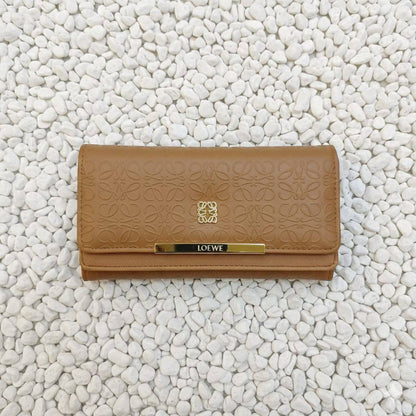 TRI-FOLD 𝗟𝗢𝗡𝗚 WALLET

WITH BOX
🎁🎁🎁

30 dhs🪙🌨️

Zain31
♥️♥️♥️