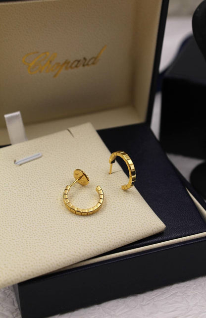 *Chopard* 💎
🆕🎉🥳🎊🆕
↗️ *Super Master Quality ®️*
Ice cube with stones ⤵️
Necklace & earrings ⤴️
For Price 👇 WTSP Text Zain 0568585901

Zain106
♥️♥️♥️