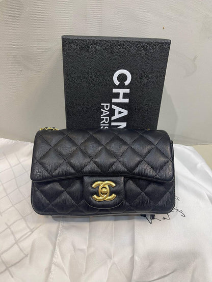 Chanel
Caviar classic
with box 
🎁🎁🎁

100 dhs🪙🌨️

Zain136
♥️♥️♥️