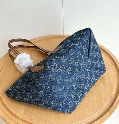 GUCCI 
COPY ONE NEW CAME SMALL  SIZE 
150 dhs❤️

Zain39
♥️♥️♥️