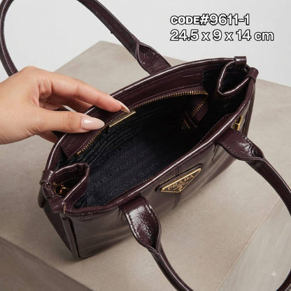 Prada ʙᴏɴɴɪᴇ ʜᴀɴᴅʙᴀɢ
ʟᴀᴍʙsᴋɪɴ ʟᴇᴀᴛʜᴇʀ ᴍᴀᴛᴇʀɪᴀʟ
ɢᴏʟᴅ ʜᴀʀᴅᴡᴀʀᴇ
ɪᴛ ʜᴀs ᴀ ʙᴇʟᴛ ʟᴏɴɢ sᴛʀᴀᴘ
sɪᴢᴇ : 24.5  cm

90 dhs🇦🇪🇦🇪

Zain31
♥️♥️♥️
