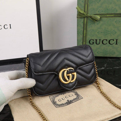 GUCCI MARMONT MINI SIZE 
GOOD QUALITY 

WITH BOX 
🎁🎁🎁

90 dhs🪙🖤

Zain39
♥️♥️♥️