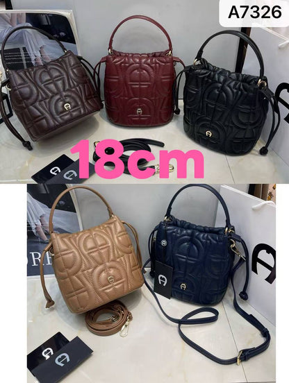 Aigner 

with box
🎁🎁🎁

110 dhs🪙🌨️

Zain143
♥️♥️♥️