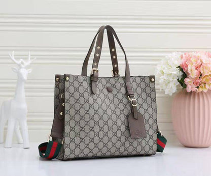 GUCCI 
GOOD QUALITY 
110 dhs✅

Zain39
♥️♥️♥️
