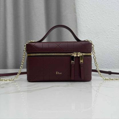 DIOR ✨💕✨
💯
SuperMaster Quality 🔥🔥
Available Now ❤️❤️❤️
For Price 👇 WhatsApp✅
0568585901 
0507557372
0552275751 Owner Zain 👌

Zain121
♥️♥️♥️