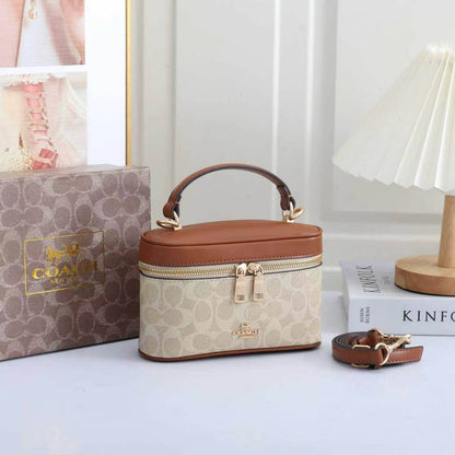 COACH

Best quality 
with box
100 dhs🇦🇪🇦🇪

size 18CM
Zain290
♥️♥️♥️